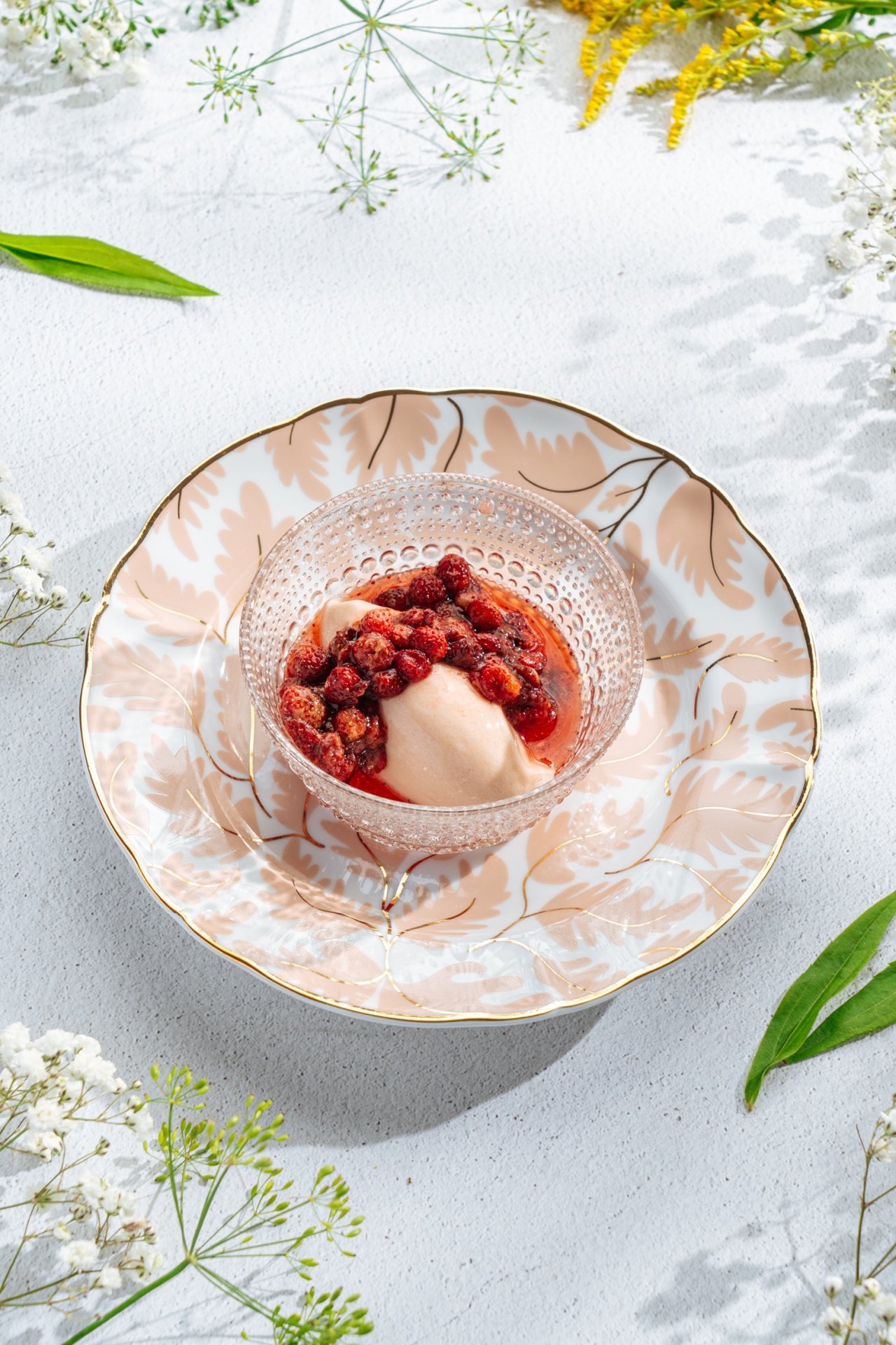 Раки, земляника, закат августа Раки, земляника, закат августа