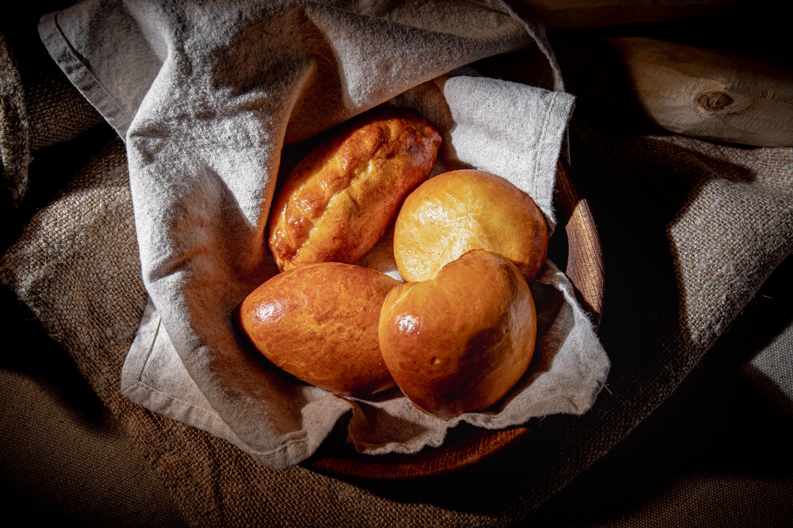 Siberia_ассорти пирожков (капуста, мясо, яйцо, картофель).JPG