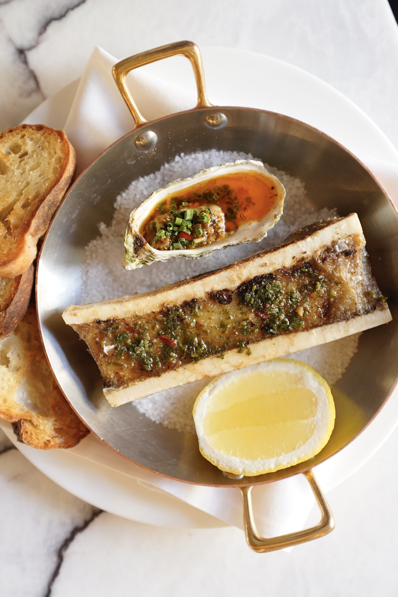 Trappist_ Костный мозг с запеченной устрицей_.jpg