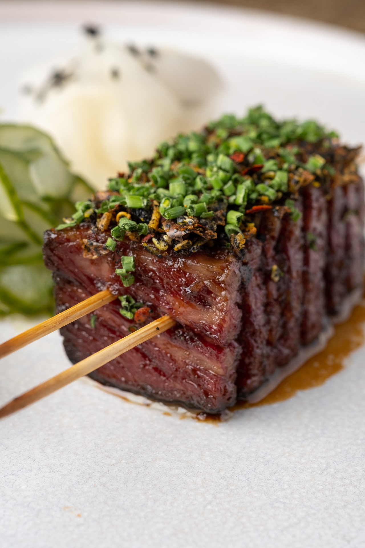 Кушияки из говяжьего ребра с азиатскими маринадами.jpg